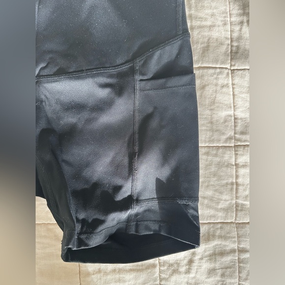 POSHDIVAH Maternity Black Over the Belly Shorts - Picture 2 of 4